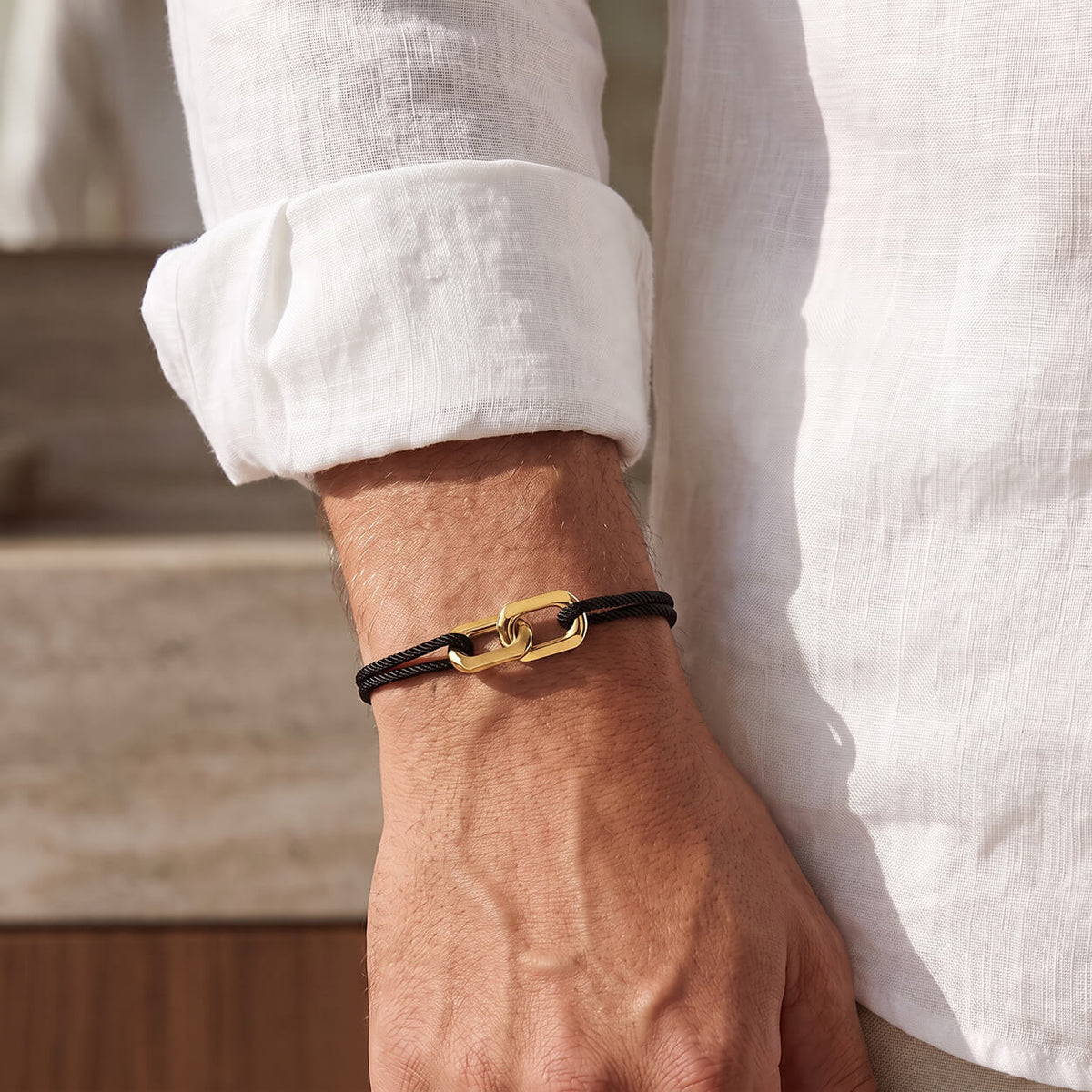 variant-black-gold