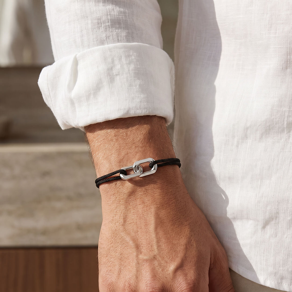 variant-black-silver